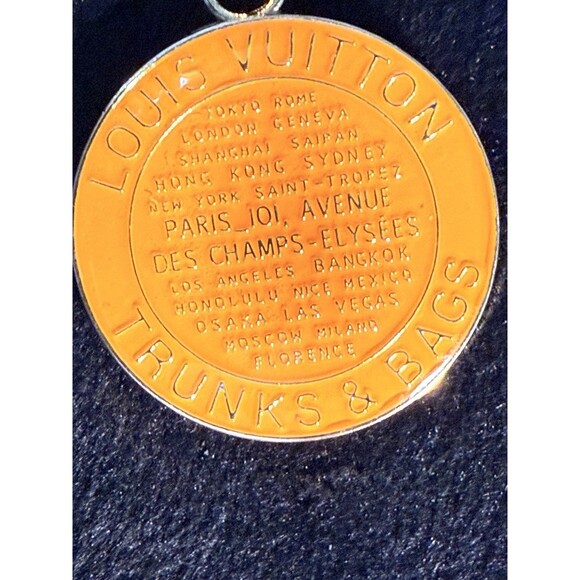 Unbranded Gold/Orange Trunks/Bags Round Charm w/Gold Tone Unbranded 18” Necklace - Picture 4 of 7